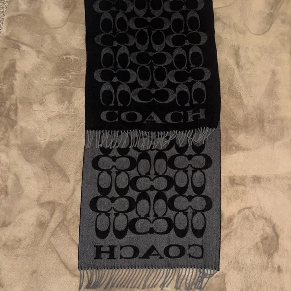 Coach Signature C Scarf Black Gray Wool Angora Cashmere Style - Picture 3 of 4